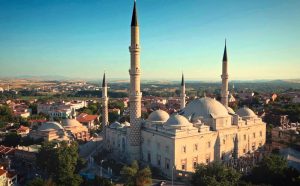 Üç Şerefeli Camii